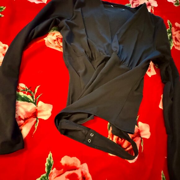 Abercrombie & Fitch Black Long Sleeve Deep V-Neck Bodysuit Soft A&F Collection - Picture 11 of 15